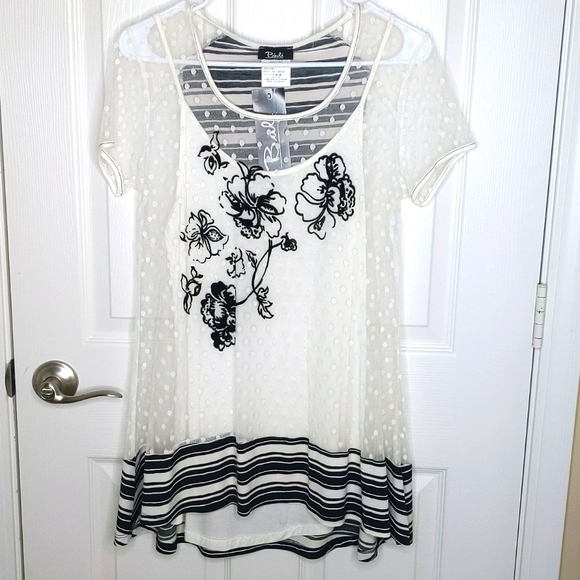 Bali Corp Off White Lace top with black floral stripes Medium NWT - Picture 1 of 7